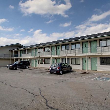 Motel 6 Des Moines South - Airport Dış mekan fotoğraf