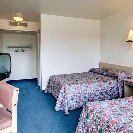 Motel 6 Des Moines South - Airport Dış mekan fotoğraf
