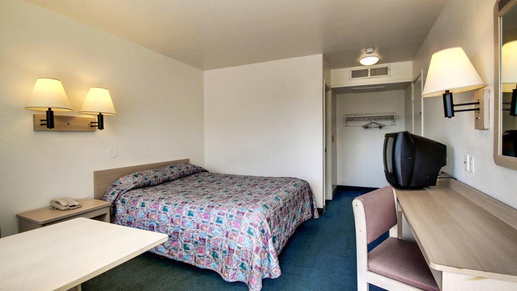 Motel 6 Des Moines South - Airport Dış mekan fotoğraf