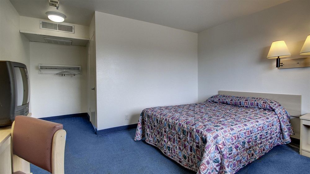 Motel 6 Des Moines South - Airport Dış mekan fotoğraf