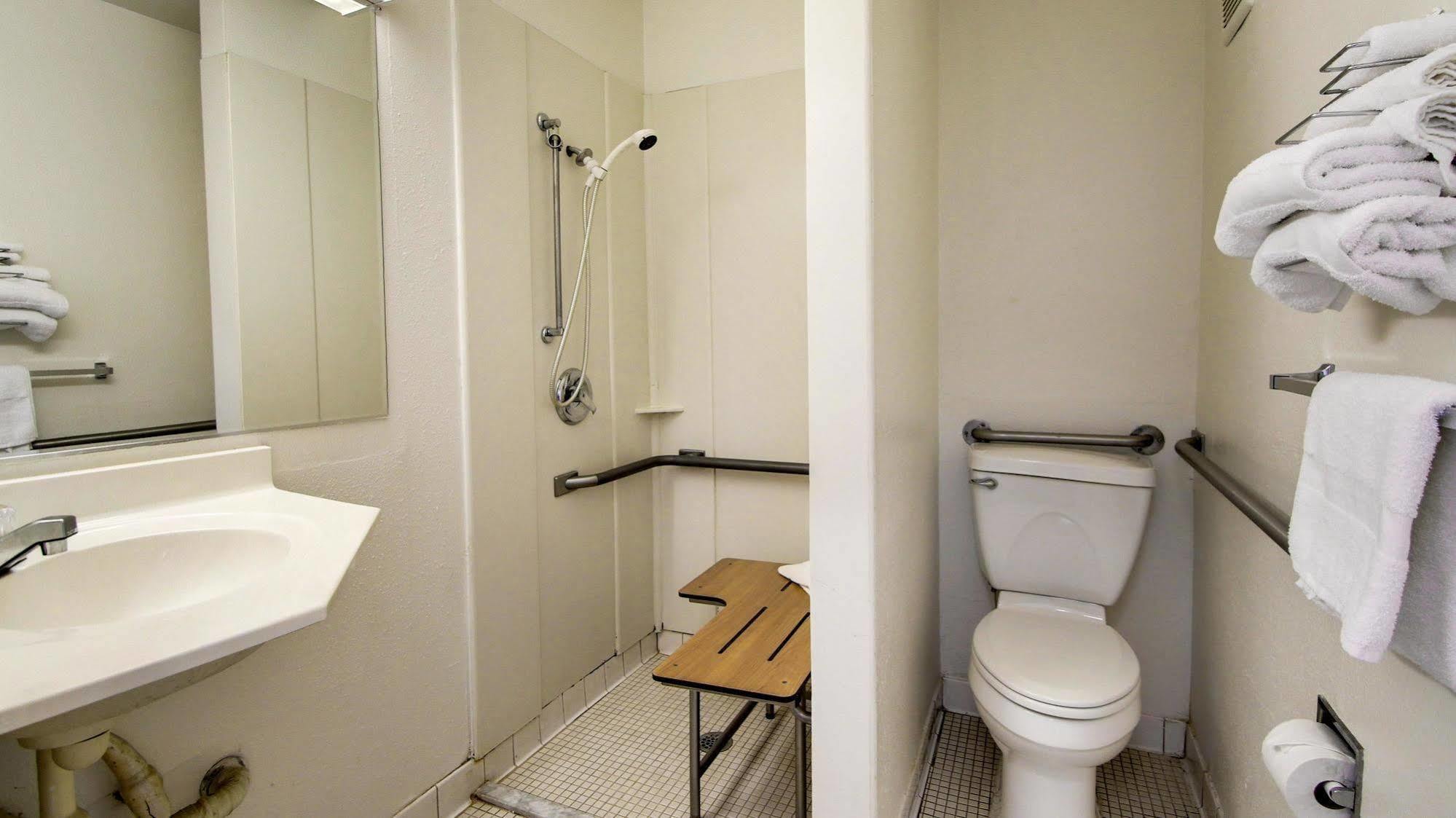 Motel 6 Des Moines South - Airport Dış mekan fotoğraf