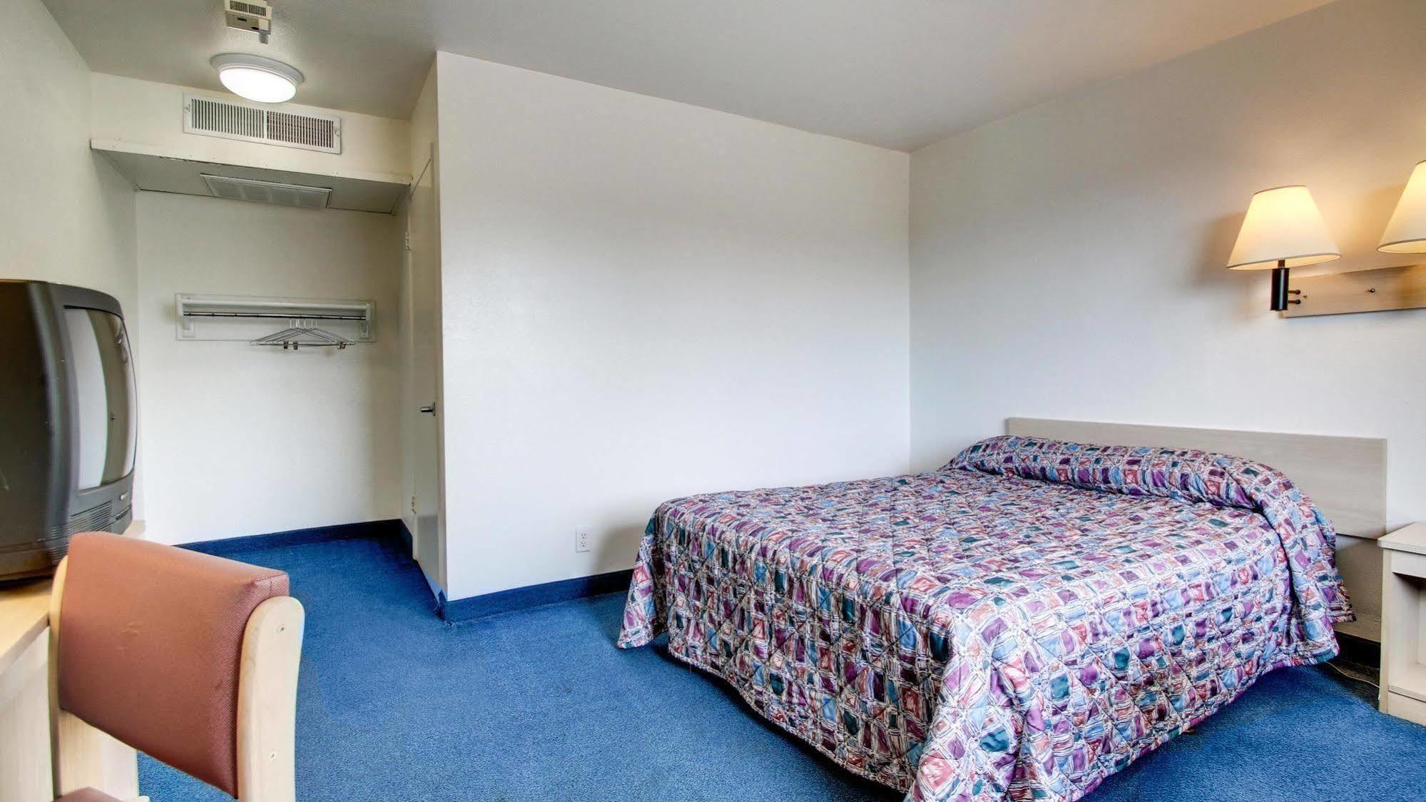 Motel 6 Des Moines South - Airport Dış mekan fotoğraf