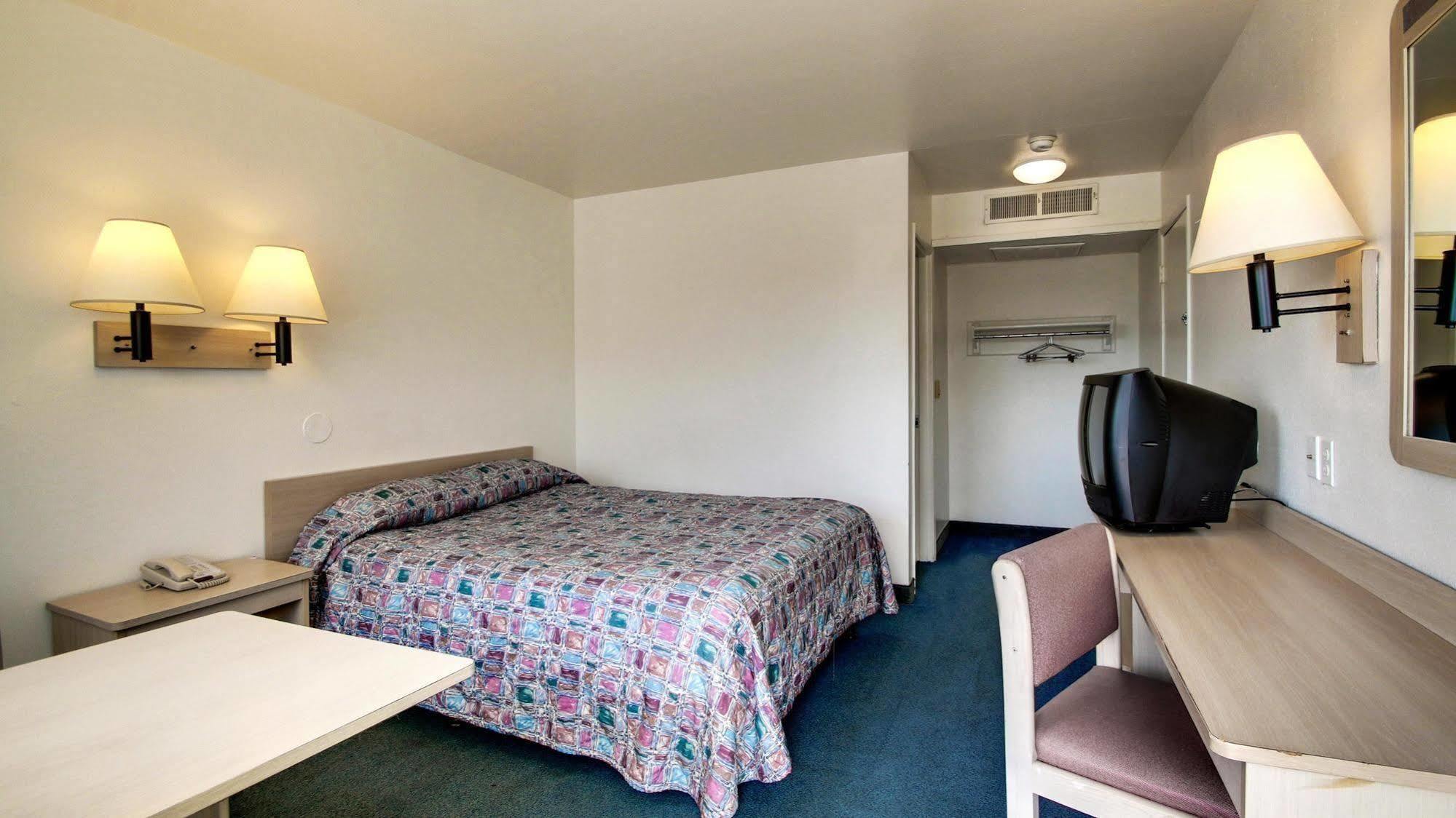 Motel 6 Des Moines South - Airport Dış mekan fotoğraf