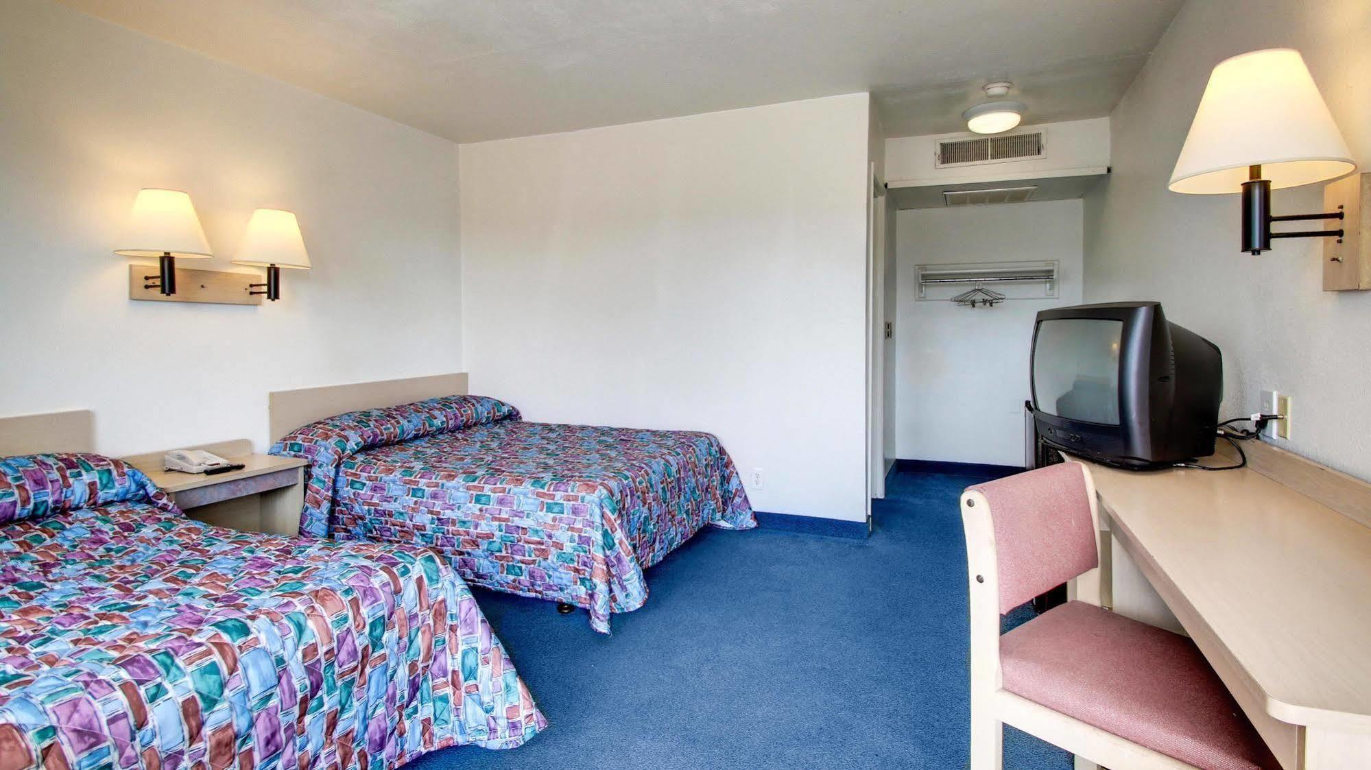 Motel 6 Des Moines South - Airport Dış mekan fotoğraf