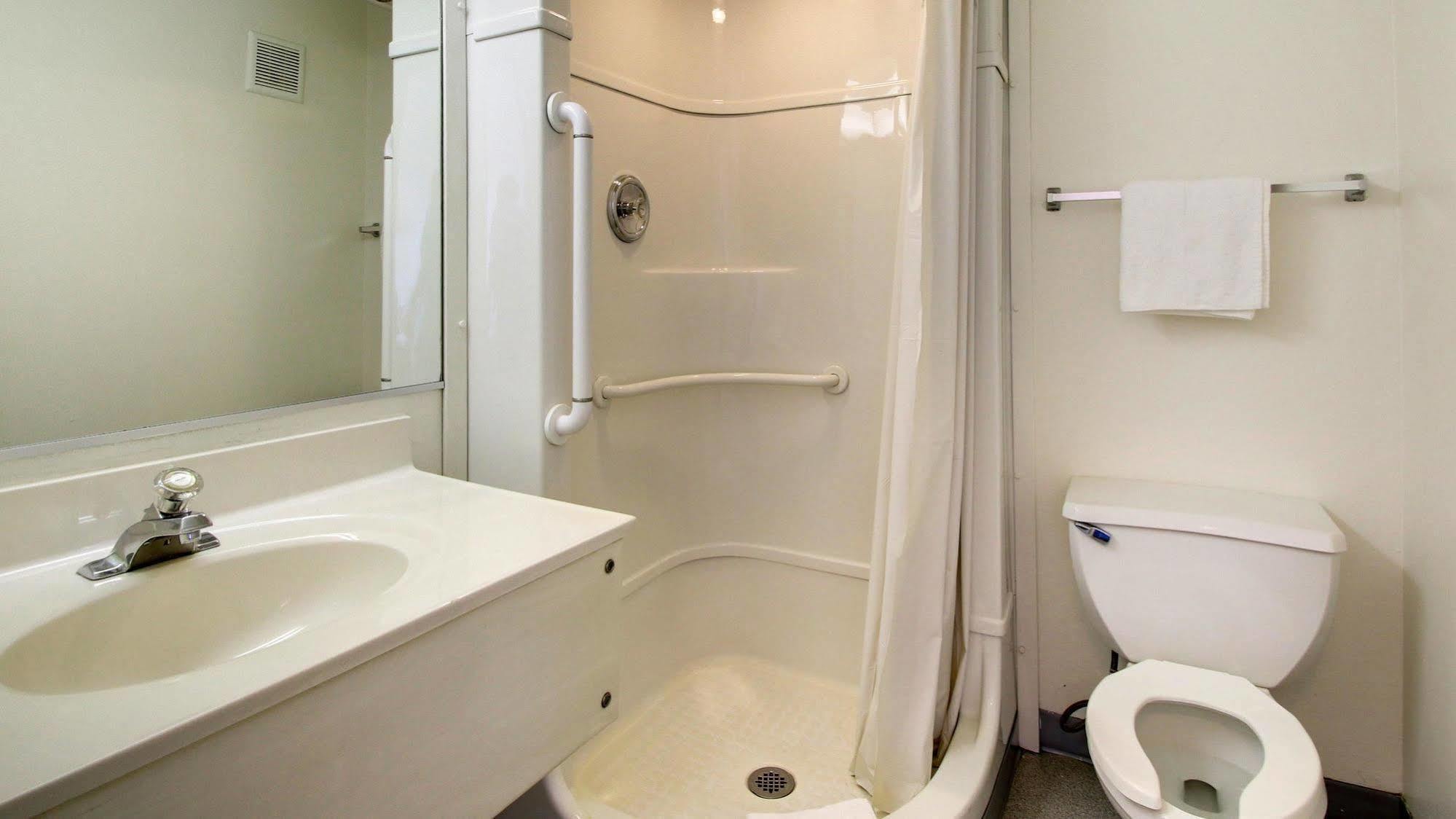 Motel 6 Des Moines South - Airport Dış mekan fotoğraf